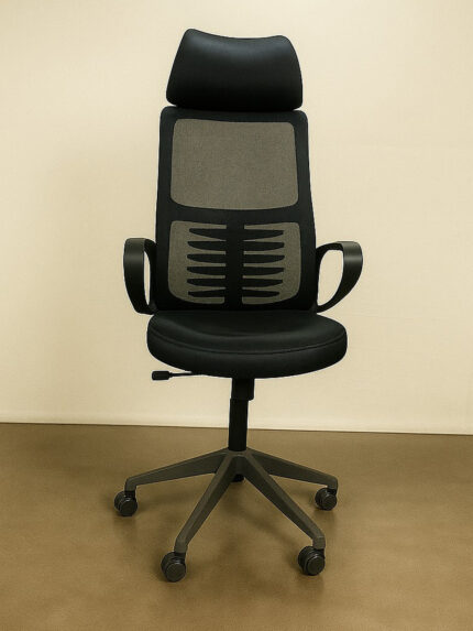 Ergonomic DE 5545 mesh office chair with headrest, black nylon base, and 120mm hydraulic lift with back tilt mechanism.